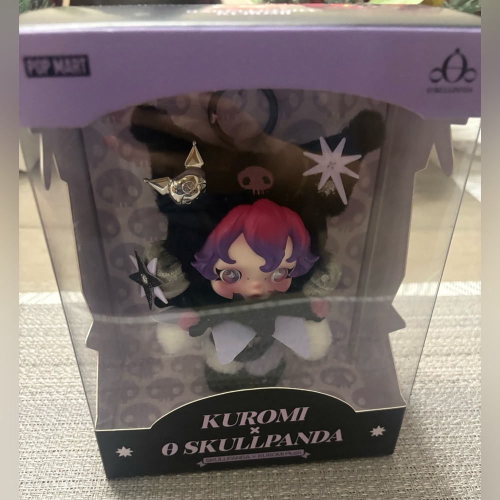 Authentic!! Popmart Kuromi x Skullpanda Collectible Figure - Picture 2 of 3